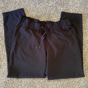 Lululemon on the fly crop size 8